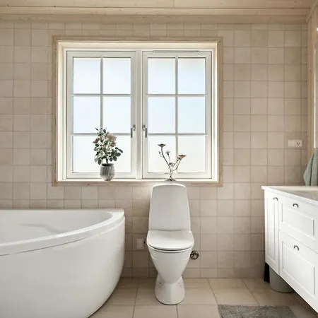 Semesterbostad Bright Summer House With Sea View In Vejlbyfed *