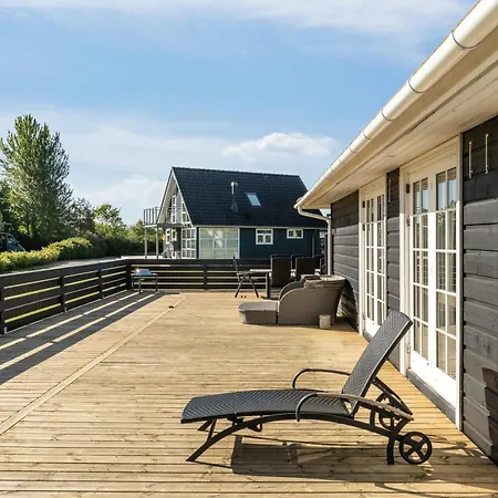 Bright Summer House With Sea View In Vejlbyfed Semesterbostad *