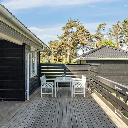 Bright Summer House With Sea View In Vejlbyfed Semesterbostad Middelfart