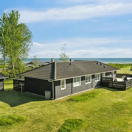 Semesterbostad Bright Summer House With Sea View In Vejlbyfed