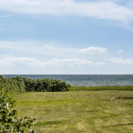Bright Summer House With Sea View In Vejlbyfed Semesterbostad