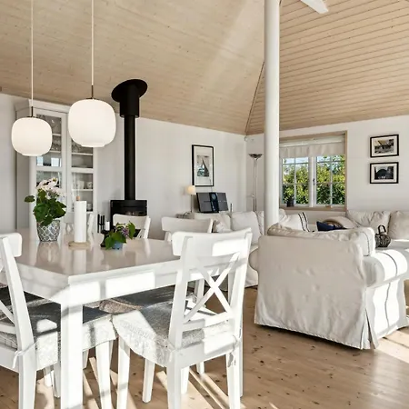 Bright Summer House With Sea View In Vejlbyfed Semesterbostad Middelfart